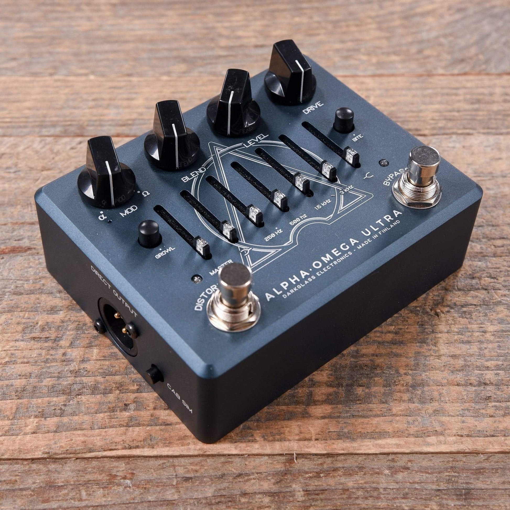 Darkglass Alpha Omega Ultra V2 w/ Aux Input Effects and Pedals / Bass Pedals