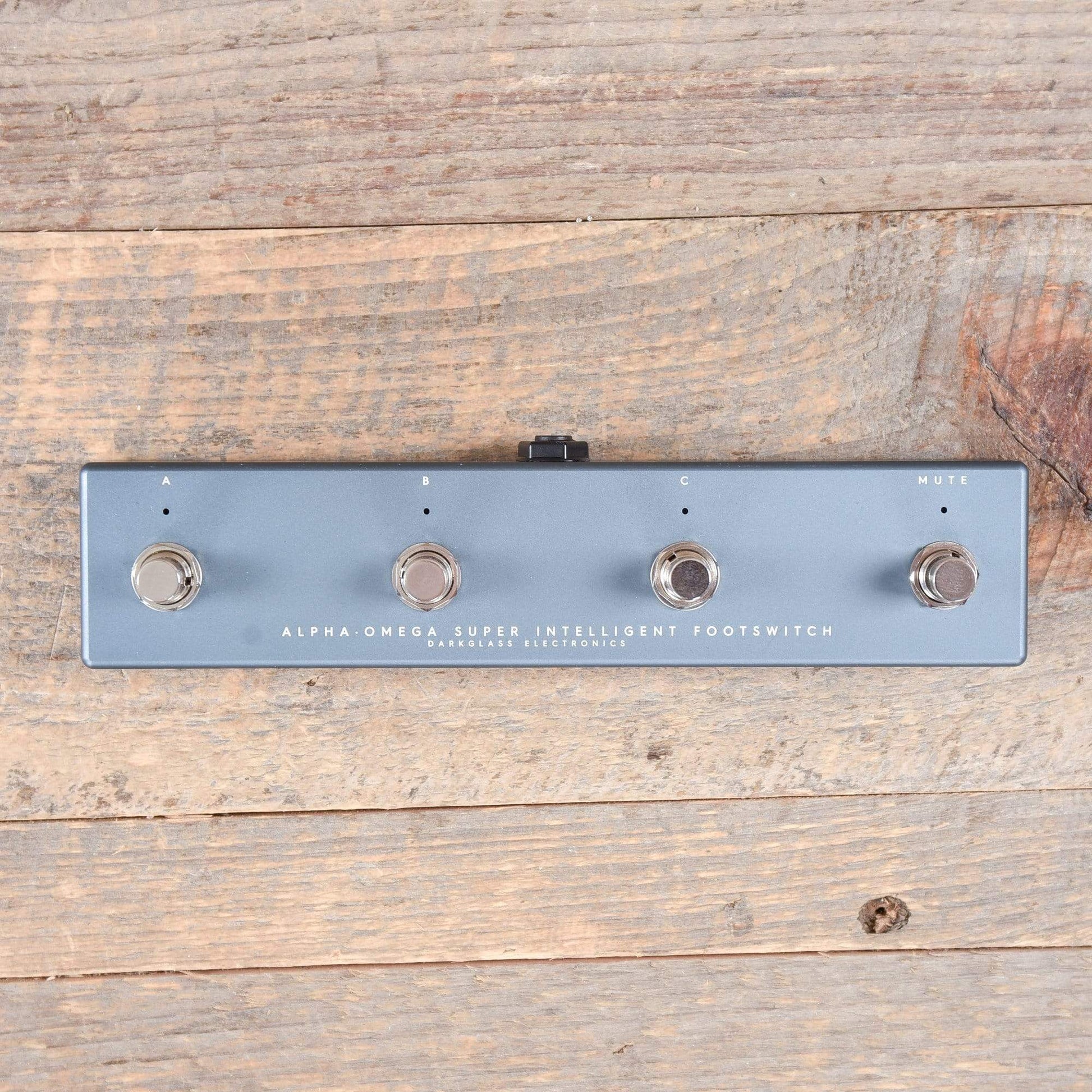 Darkglass Super Intelligent Footswitch for Alpha Omega 900 Amp Effects and Pedals / Controllers, Volume and Expression