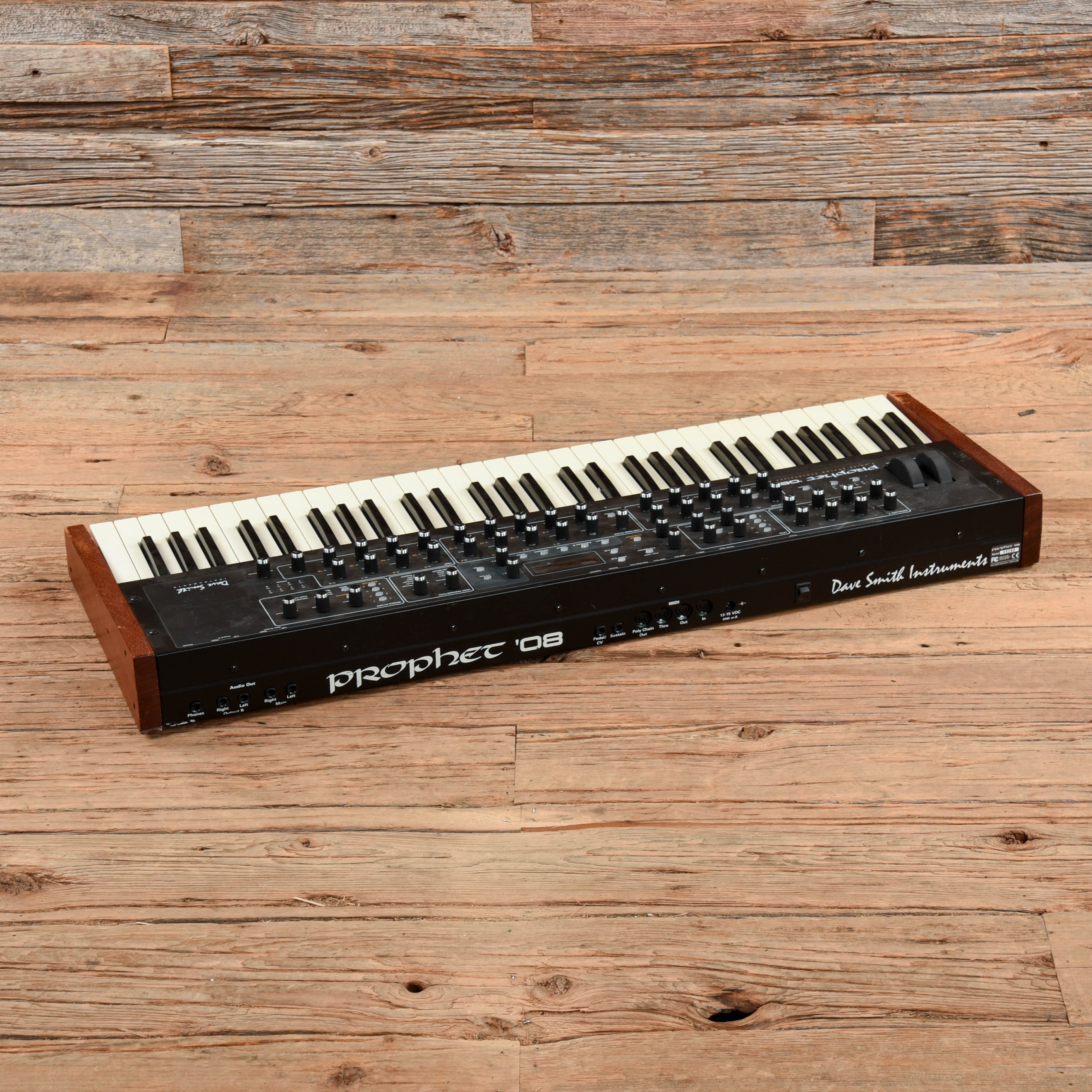 Dave Smith Instruments Prophet 08 61-Key 8-Voice Polyphonic