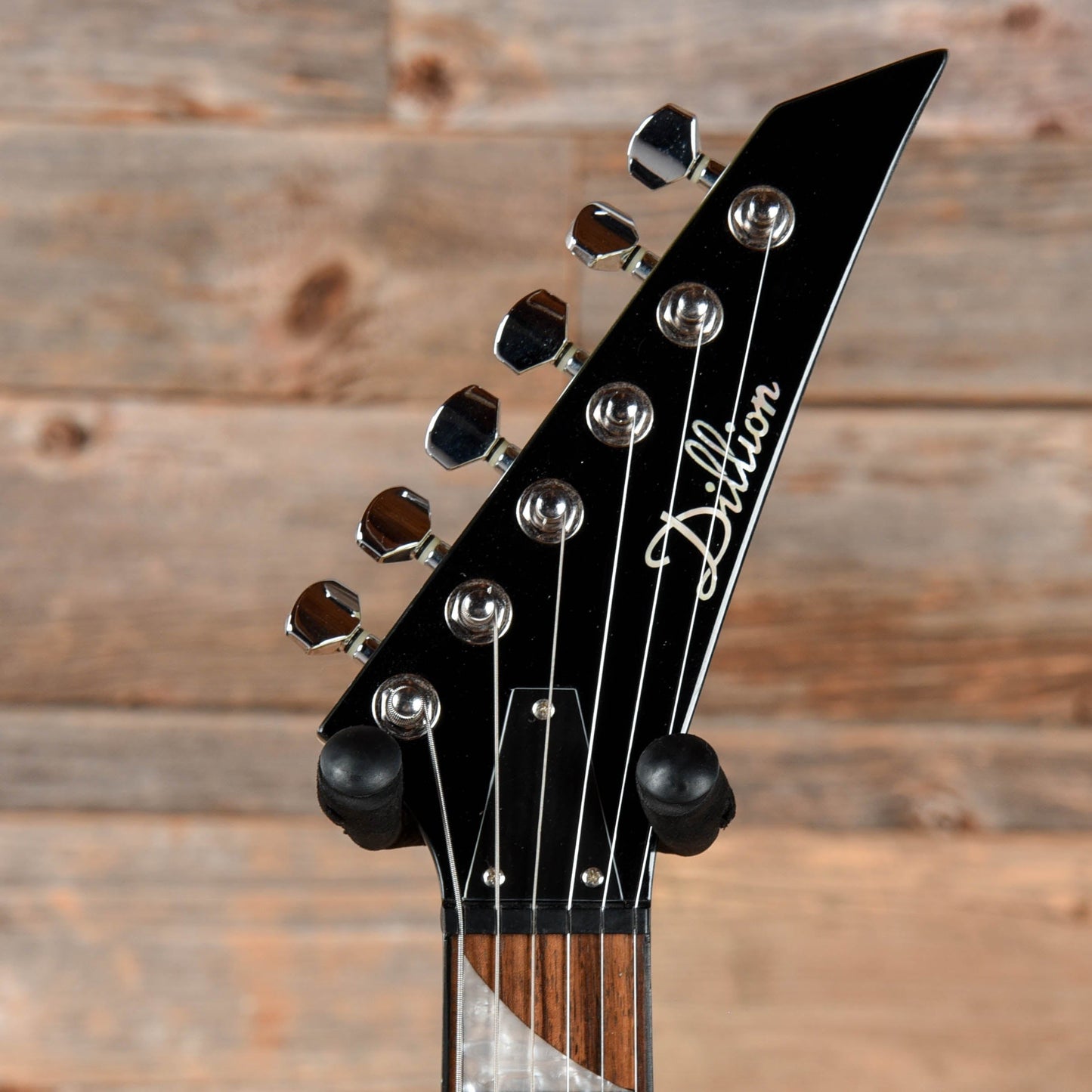 Dillion V White Electric Guitars / Solid Body