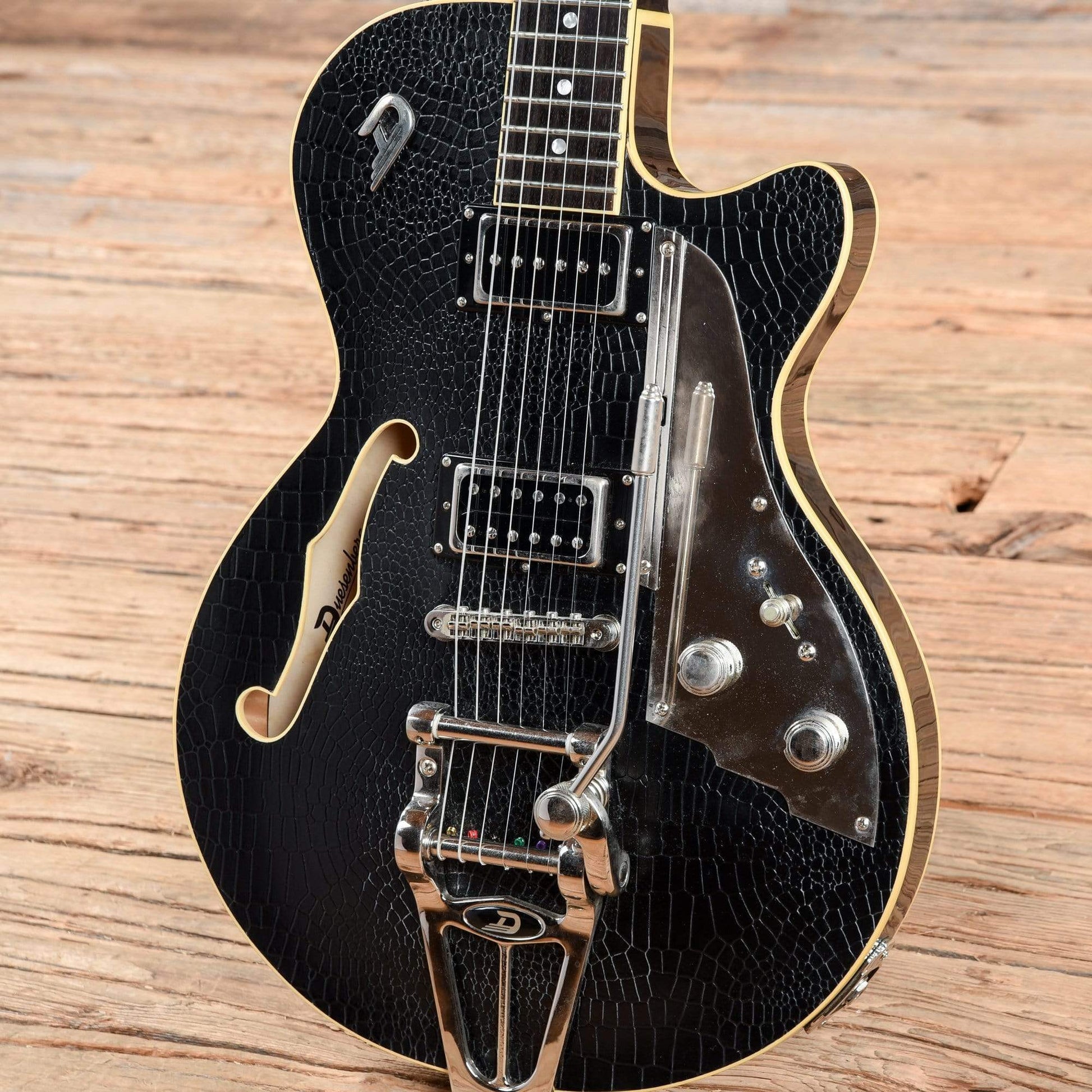 Duesenberg Starplayer TV Outlaw Semi-Hollow Body Black Tolex 2011 Electric Guitars / Semi-Hollow