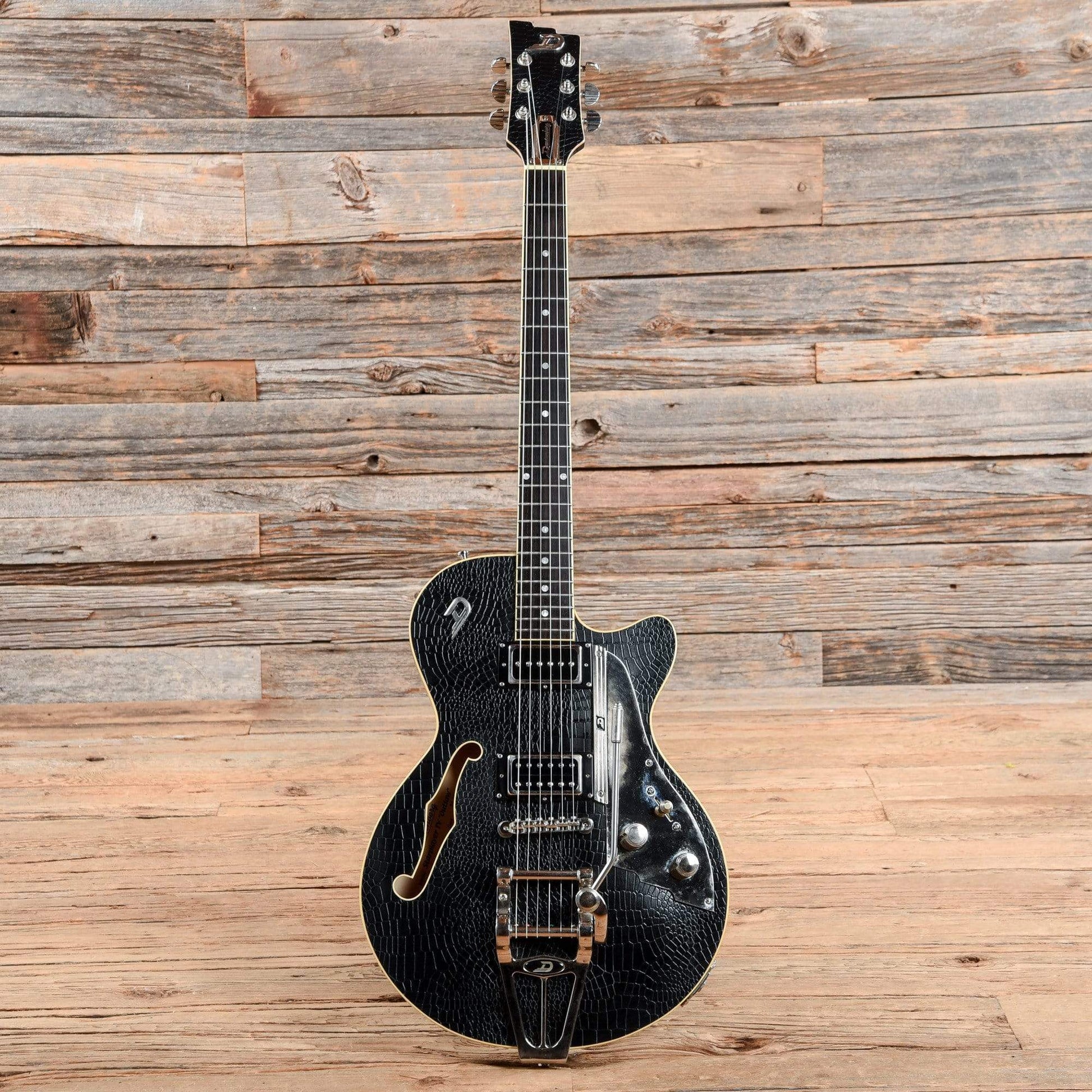 Duesenberg Starplayer TV Outlaw Semi-Hollow Body Black Tolex 2011 Electric Guitars / Semi-Hollow