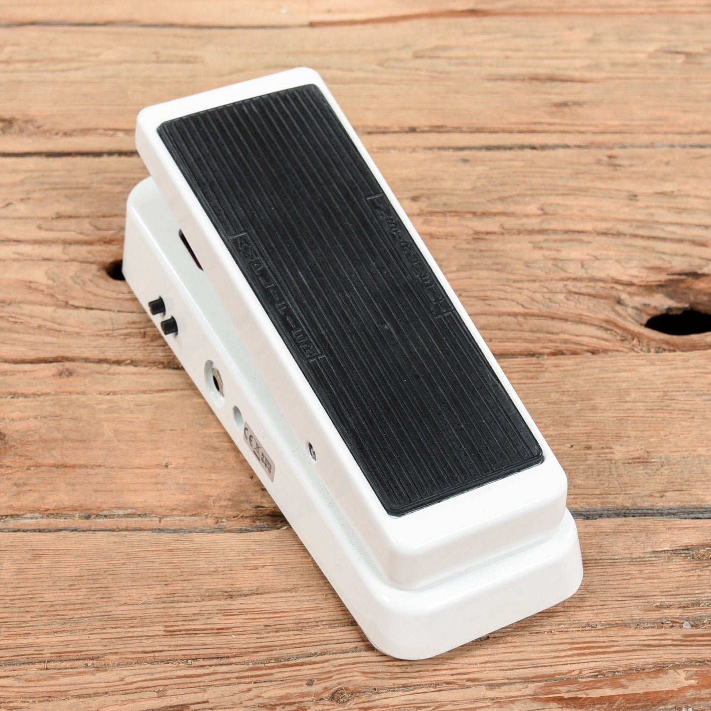 Dunlop 105Q Cry Baby Bass Wah Effects and Pedals / Wahs and Filters