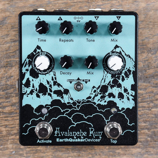 Earthquaker Devices Avalanche Run Stereo Delay & Reverb V2 Mint Green & Black Effects and Pedals / Delay
