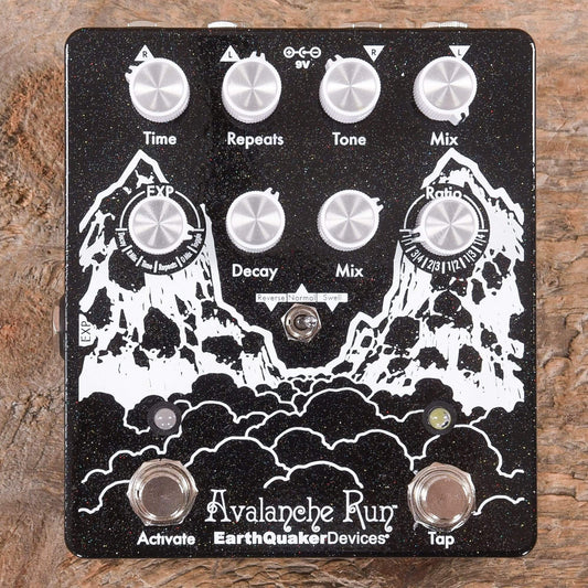 Earthquaker Devices Avalanche Run v2 Stereo Delay and Reverb Black/White Effects and Pedals / Delay