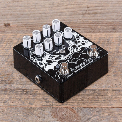 Earthquaker Devices Avalanche Run v2 Stereo Delay and Reverb Black/White Effects and Pedals / Delay