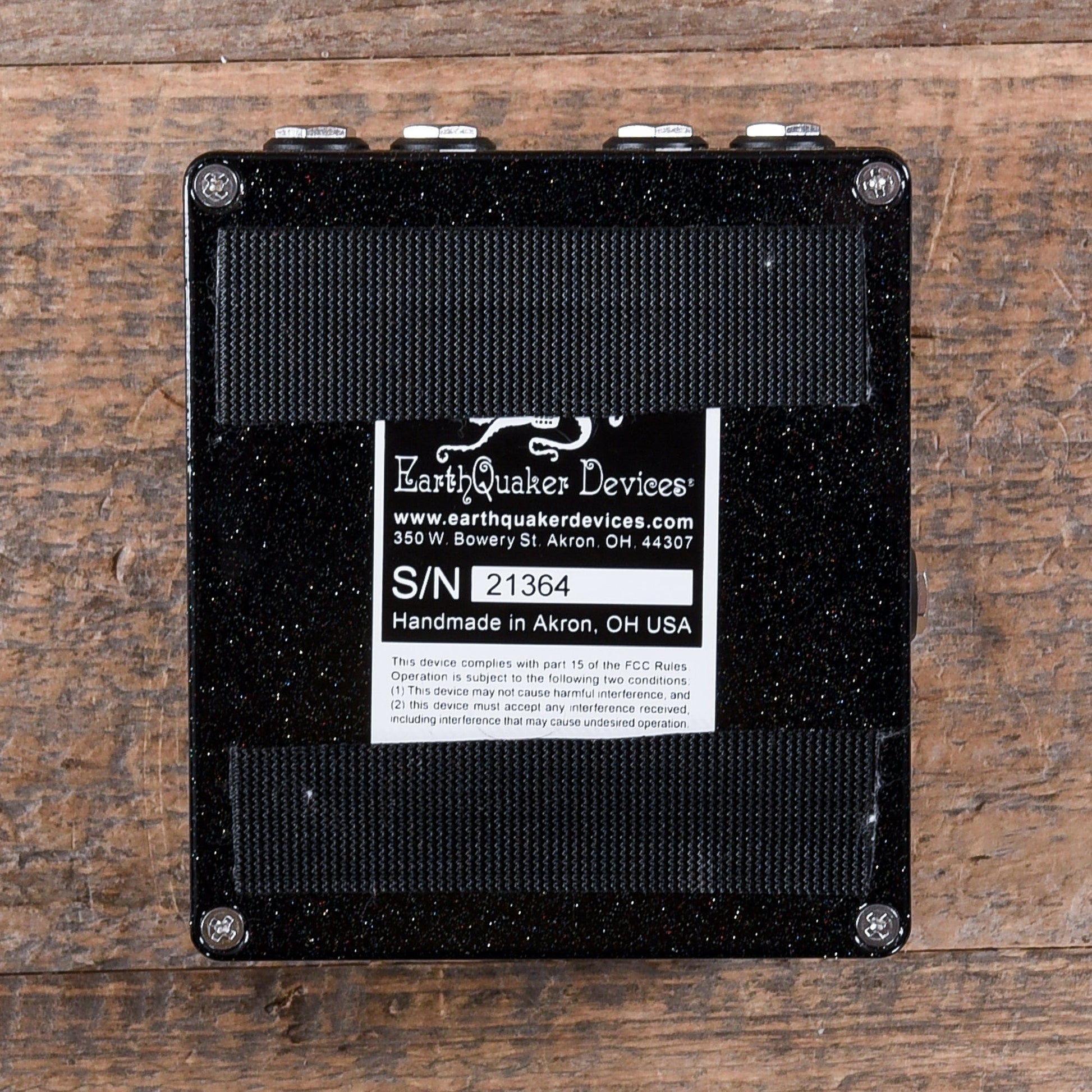 Earthquaker Devices Avalanche Run v2 Stereo Delay and Reverb Black/White Effects and Pedals / Delay