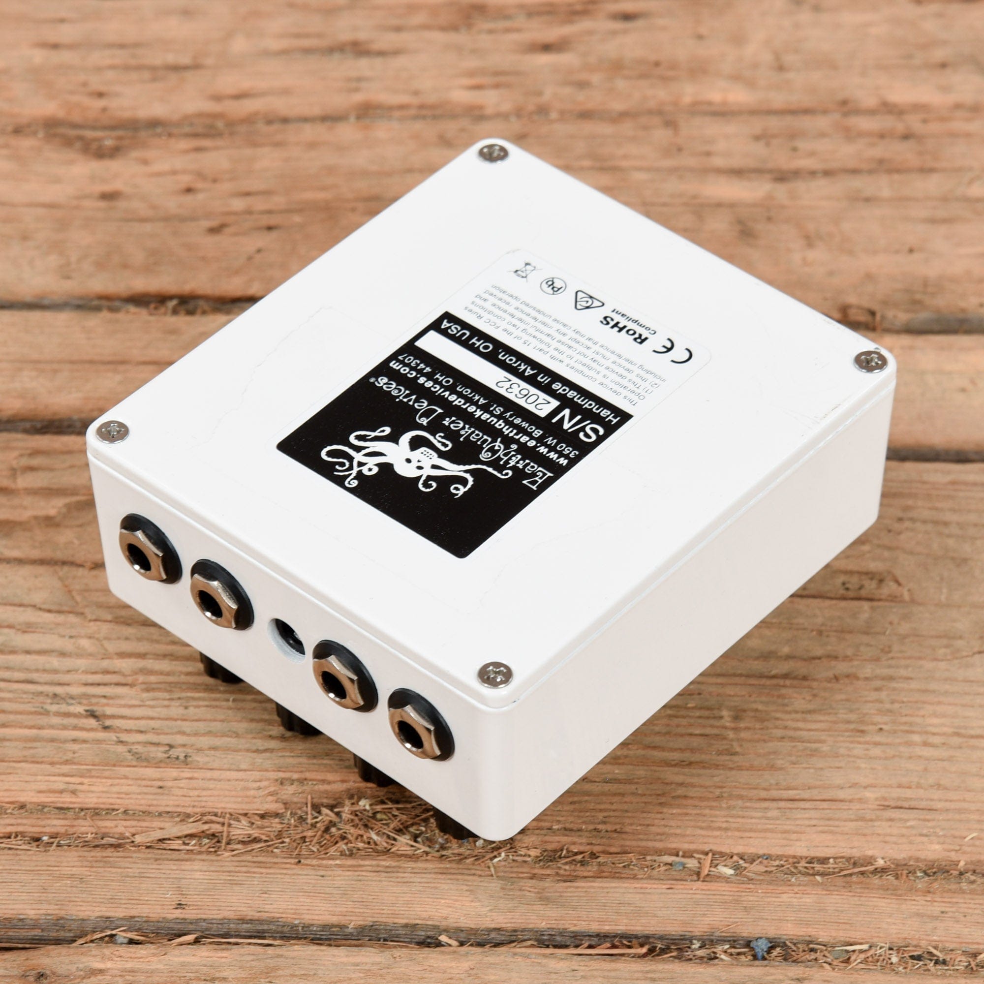 Earthquaker Devices Avalanche Run v2 Stereo Delay & Reverb White & Mint Effects and Pedals / Delay