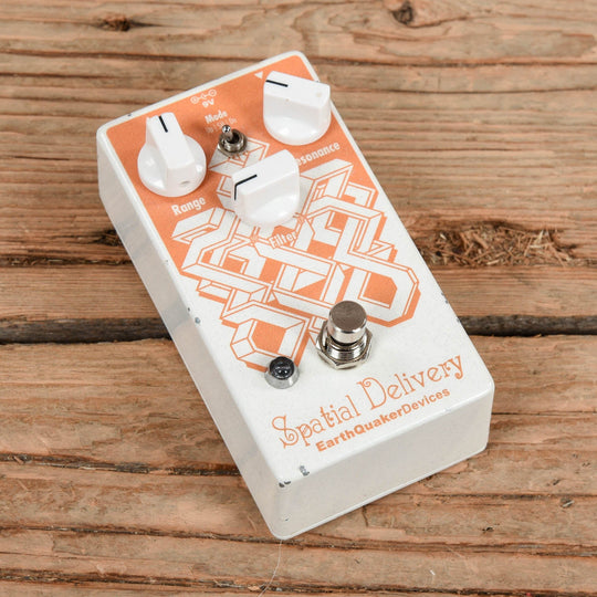 Earthquaker Devices Spatial Delivery Effects and Pedals / Delay