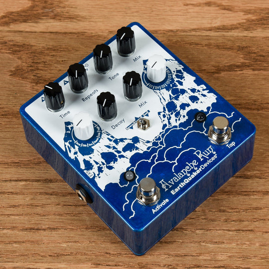 Earthquaker Devices Avalanche Run Stereo Reverb & Delay with Tap Tempo Effects and Pedals / Reverb