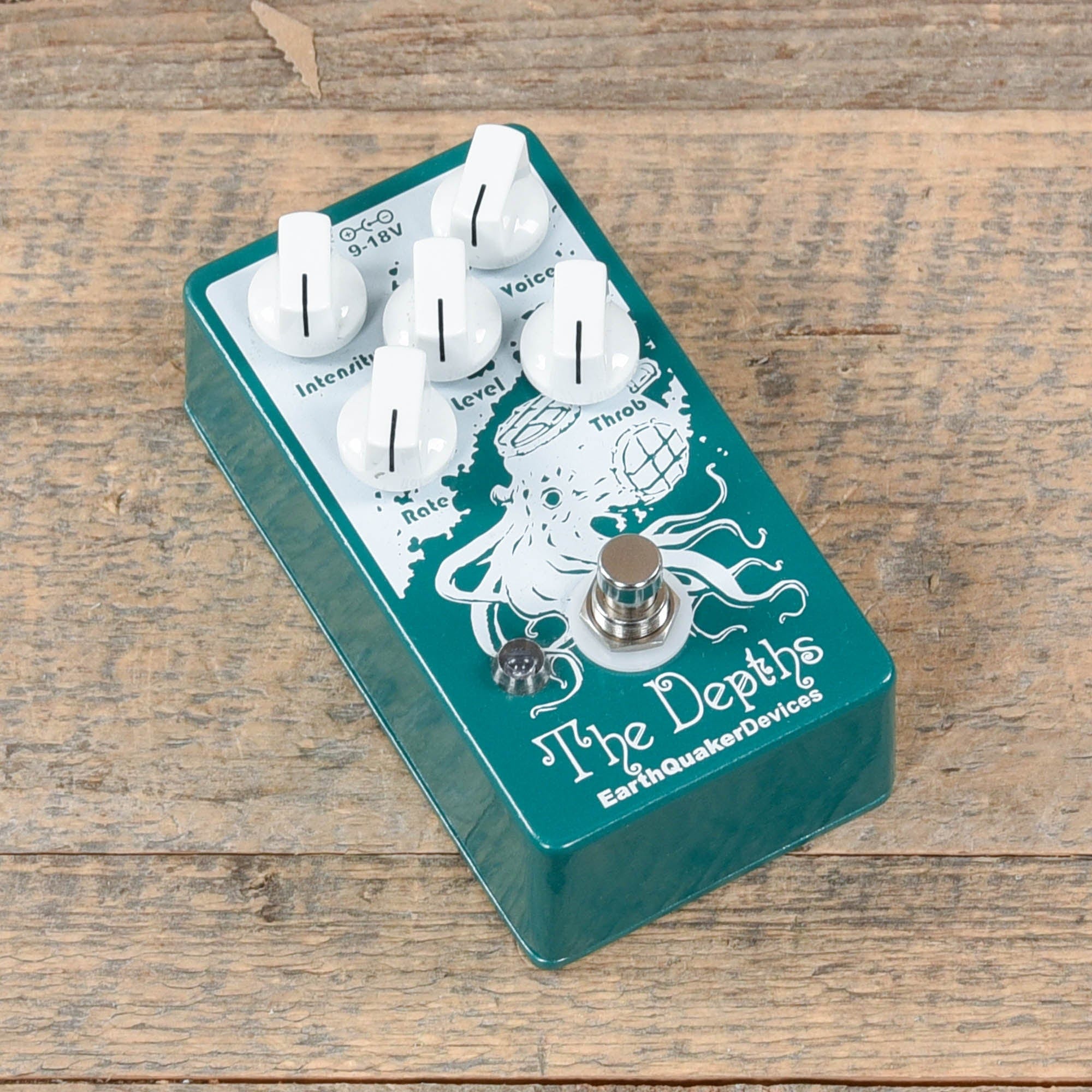 EarthQuaker Devices The Depths　ビブラート EarthQuaker Devices The Depths Optical Vibe Machine | Reverb Demo
