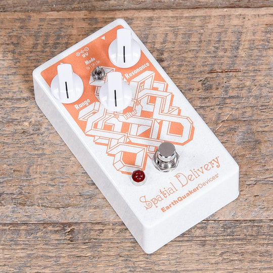 Earthquaker Devices Spatial Delivery v2 Envelope Filter with Sample & Hold Effects and Pedals / Wahs and Filters