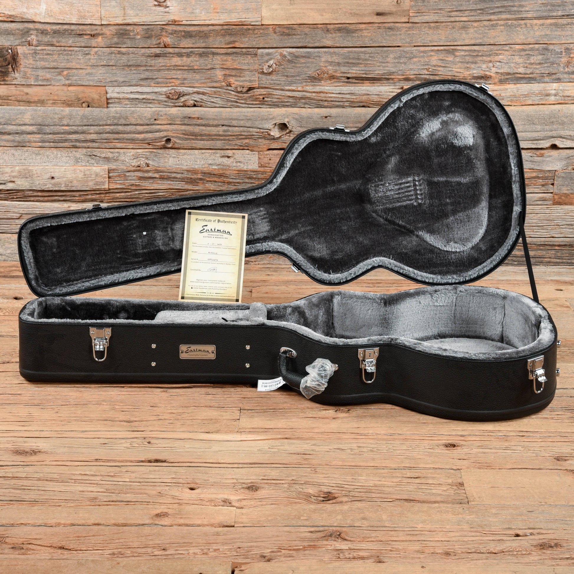 Eastman AC522CE Natural Acoustic Guitars / OM and Auditorium