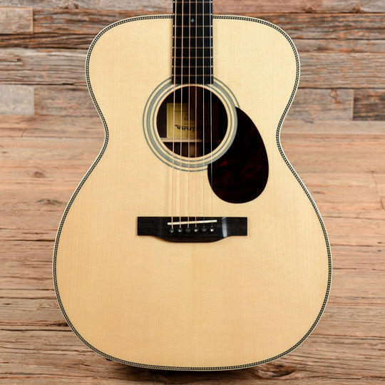 Eastman E20OM Orchestra Traditional Flattop Natural Acoustic Guitars / OM and Auditorium