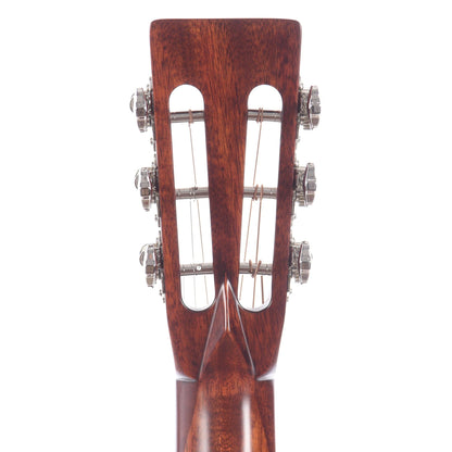 Eastman Traditional E10OO Adirondack Spruce/Mahogany OO Natural Acoustic Guitars / OM and Auditorium