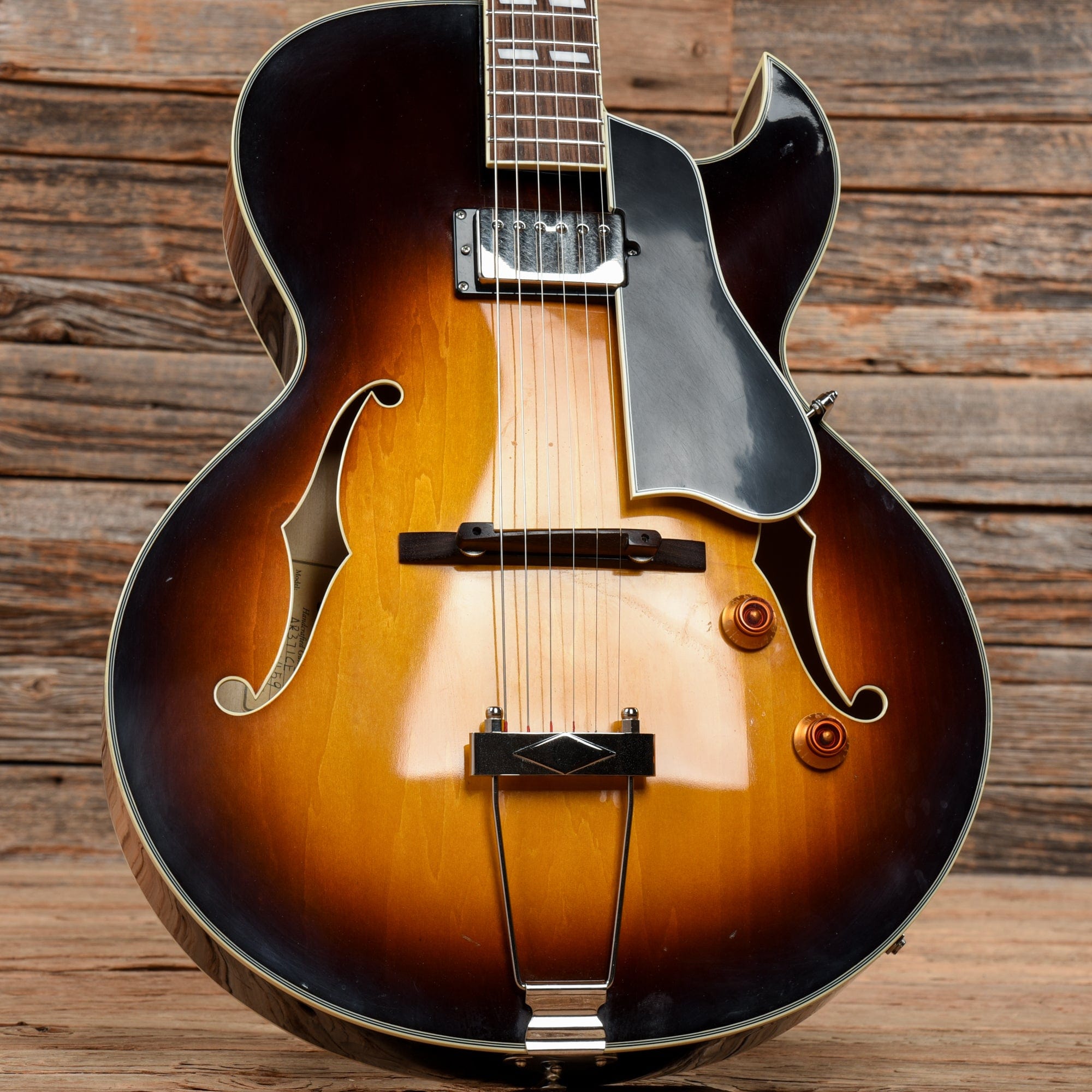Eastman AR371CE Sunburst 2012 Electric Guitars / Hollow Body