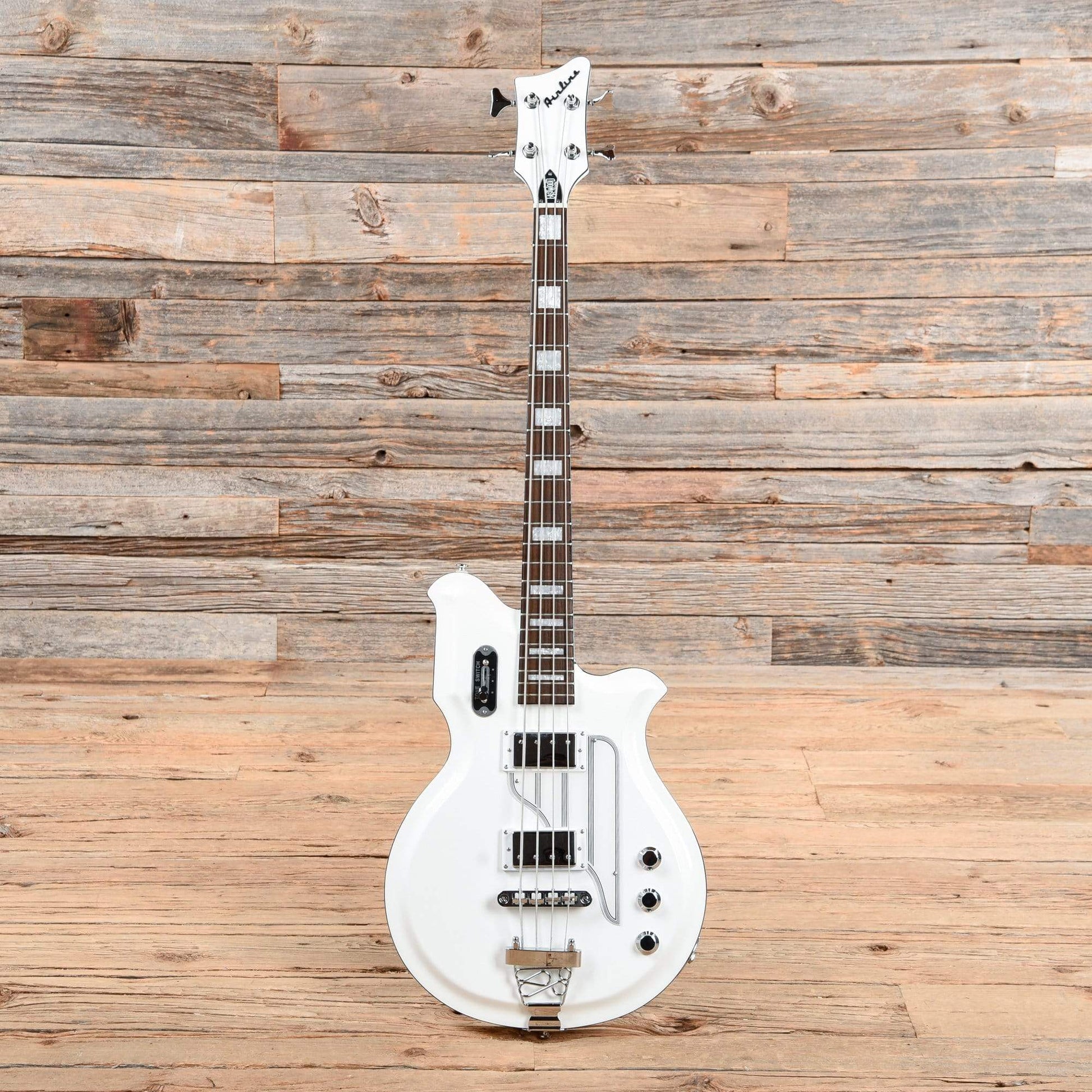 Eastwood Airline Map Bass White Bass Guitars / Short Scale