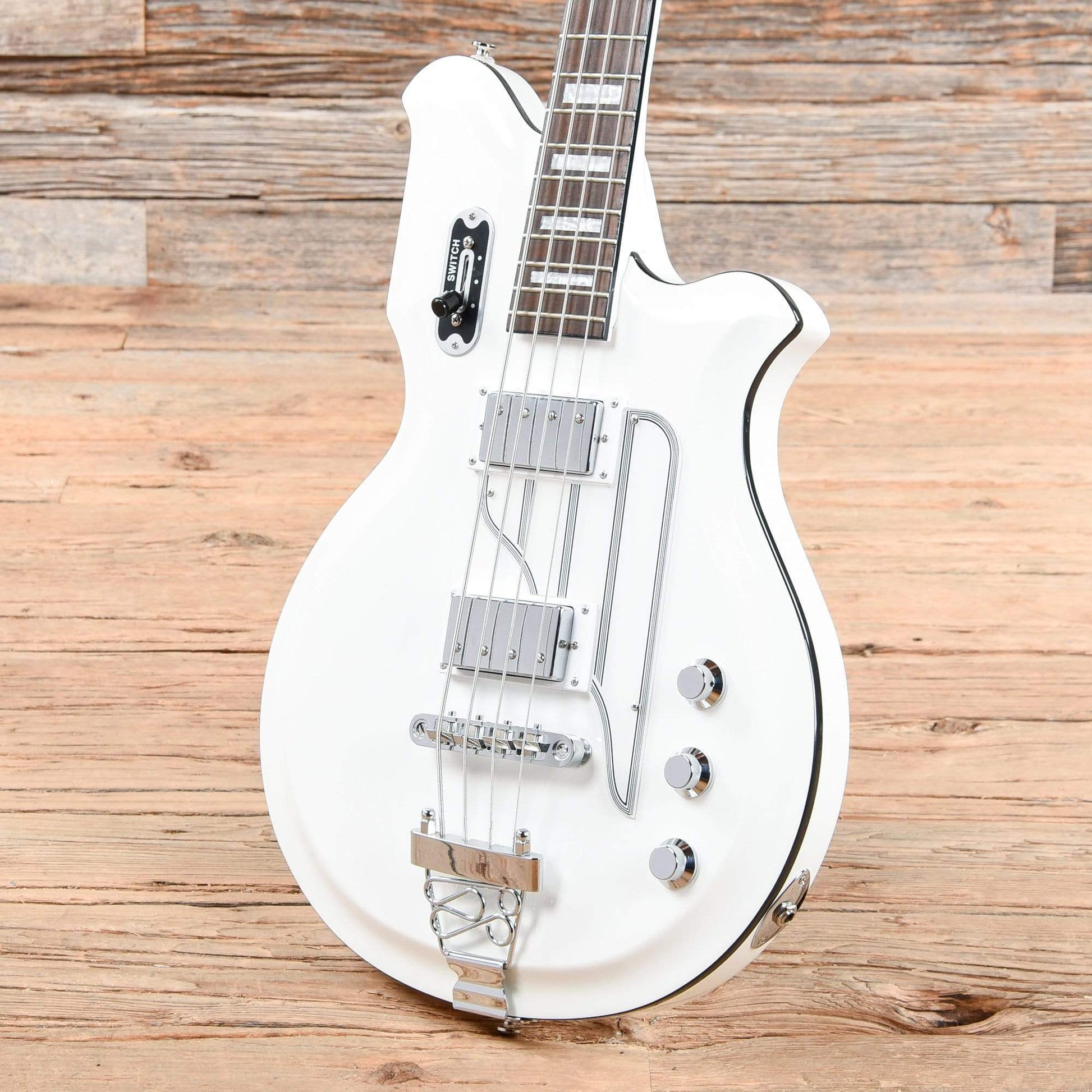 Eastwood Airline Map Bass White Bass Guitars / Short Scale