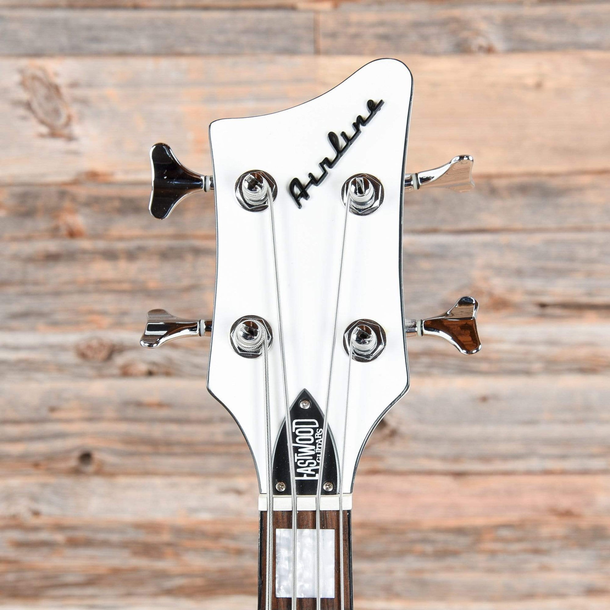 Eastwood Airline Map Bass White Bass Guitars / Short Scale