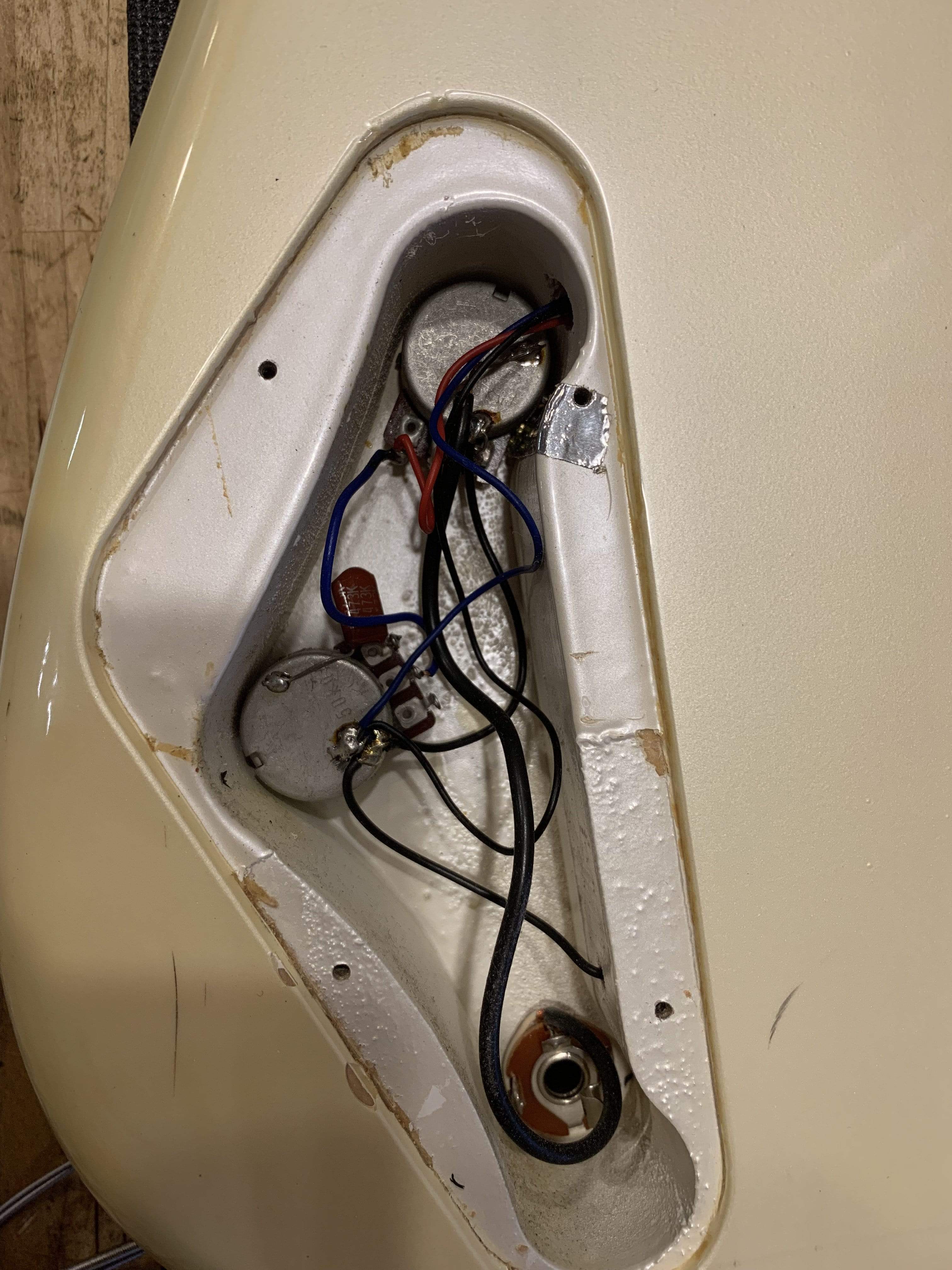 Electra Westone Phoenix Bass White 1984 – Chicago Music Exchange