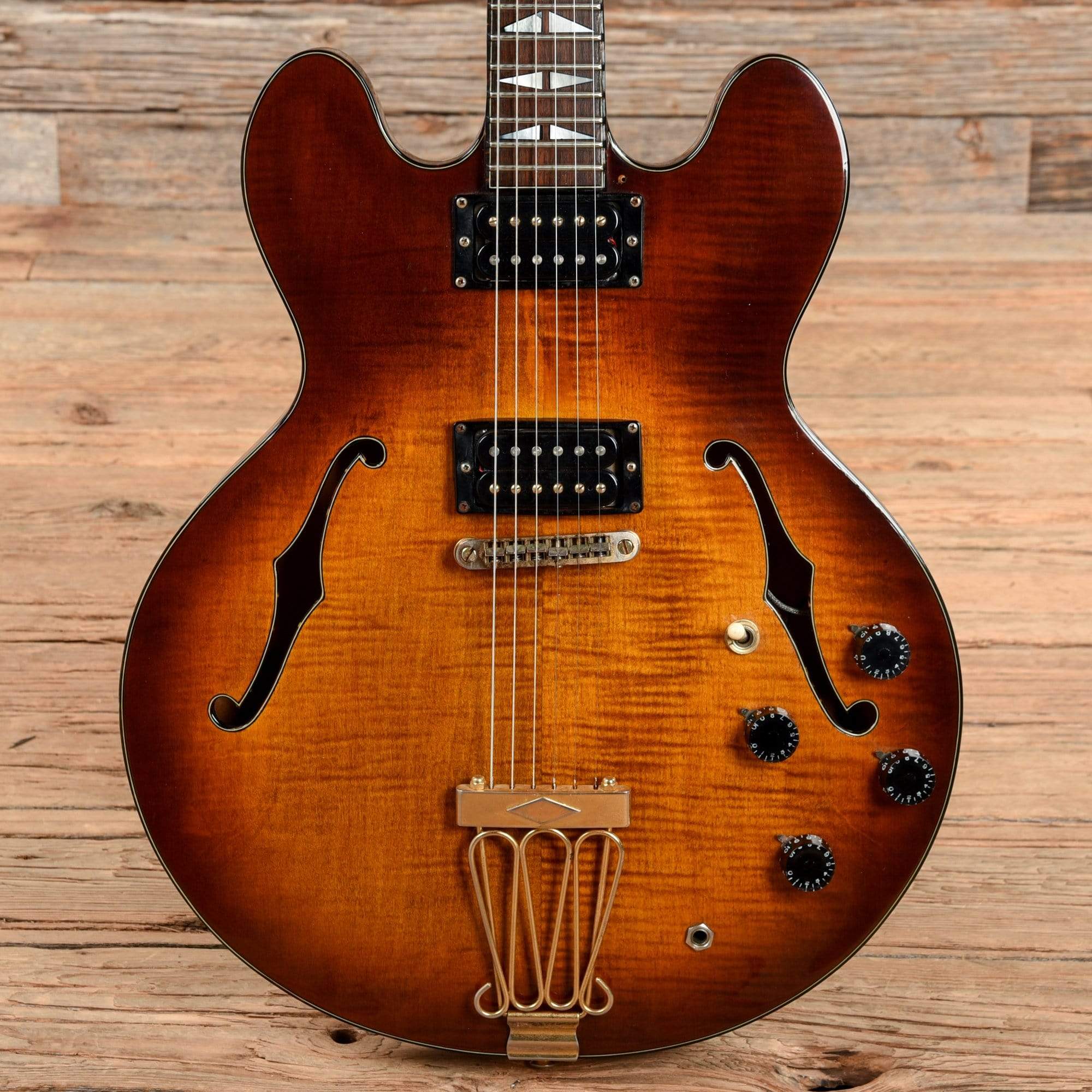 Electra X410 Sunburst 1976 Electric Guitars / Semi-Hollow