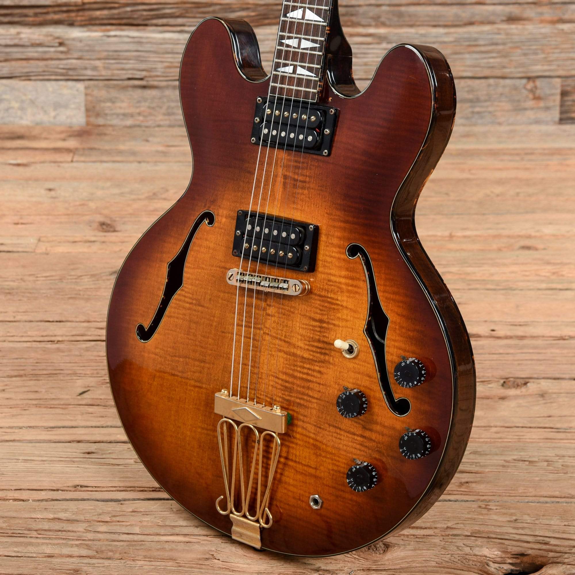 Electra X410 Sunburst 1976 Electric Guitars / Semi-Hollow