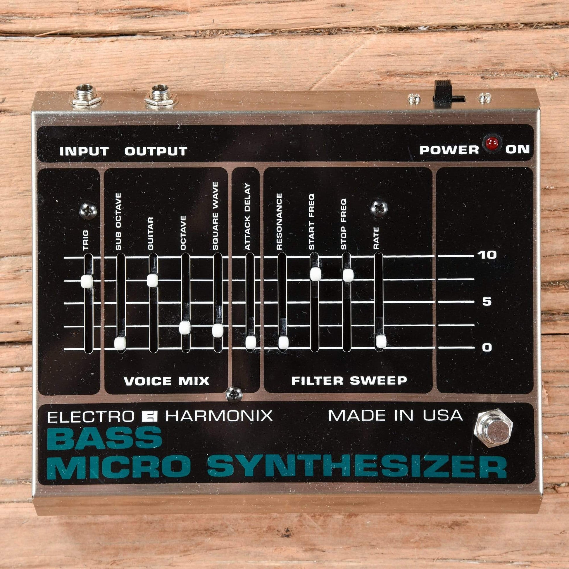 Electro-Harmonix Bass Micro Synthesizer Effects and Pedals / Bass Pedals