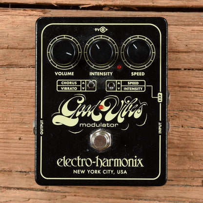 Electro-Harmonix Good Vibes Analog Modulator Pedal Effects and Pedals / Chorus and Vibrato