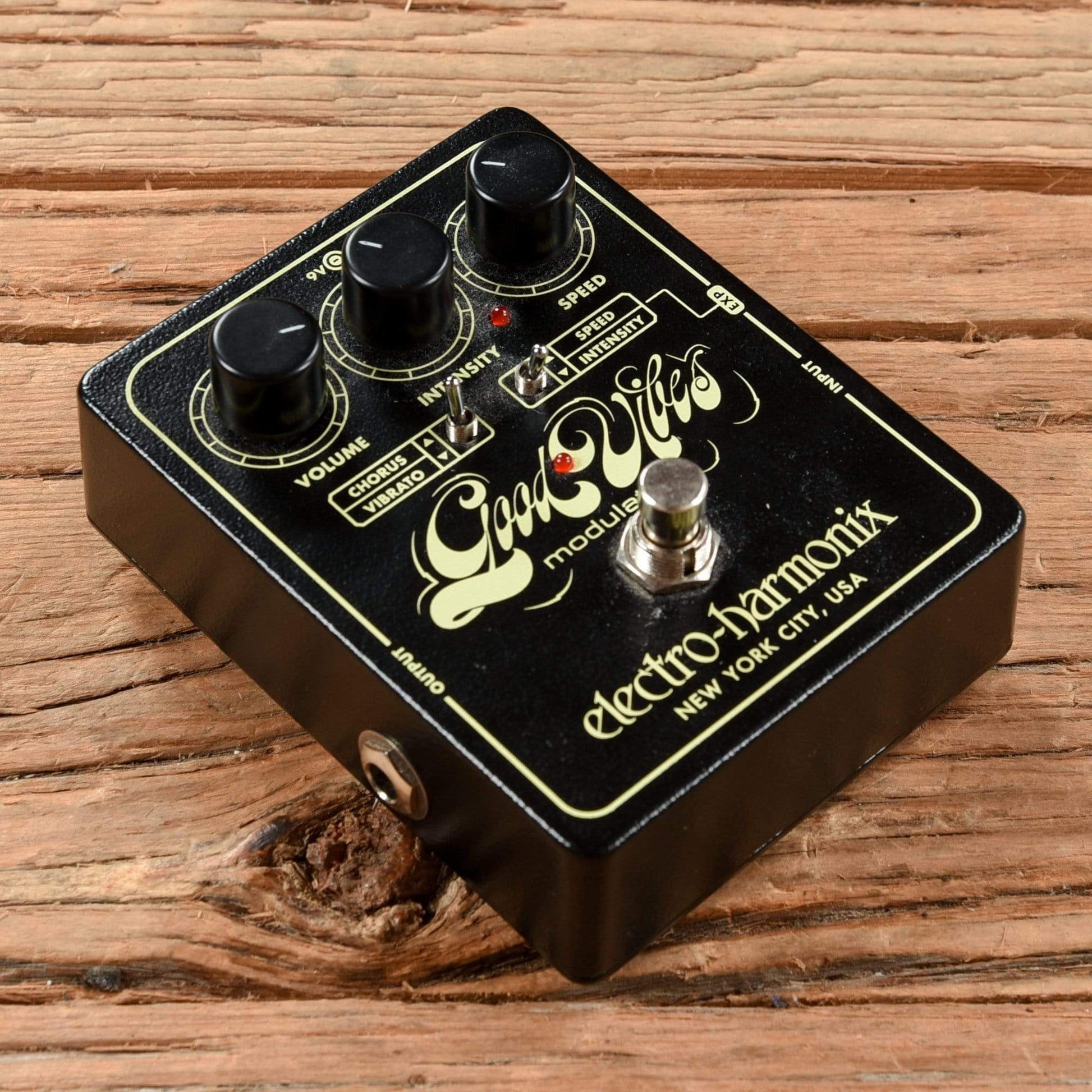 Electro-Harmonix Good Vibes Analog Modulator Pedal Effects and Pedals / Chorus and Vibrato