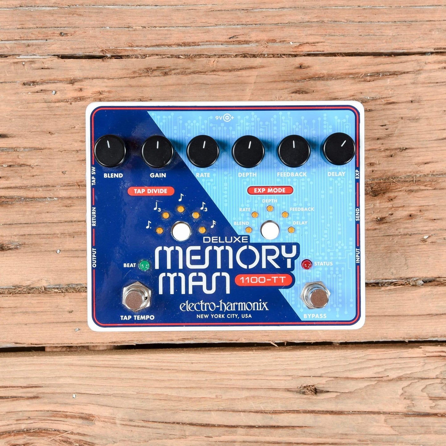 Electro-Harmonix Deluxe Memory Man 1100-TT Effects and Pedals / Delay