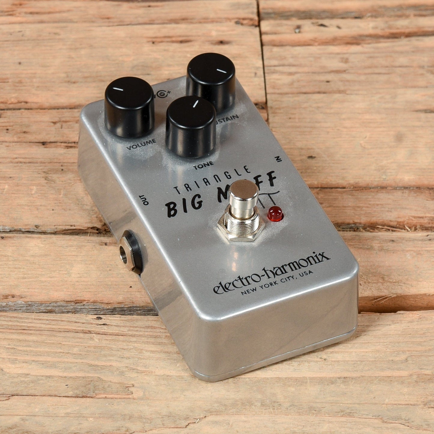 Electro-Harmonix Triangle Big Muff Effects and Pedals / Fuzz