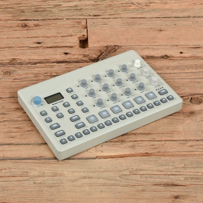 Elektron Model:Cycles Groovebox Drums and Percussion / Drum Machines and Samplers