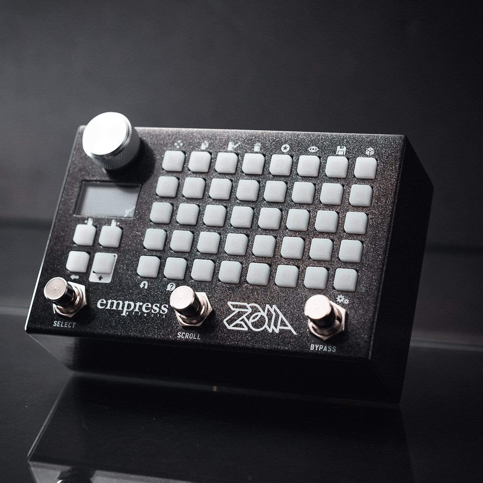 empress zoia modular synth pedal Empress Zoia Modular Synthesizer Multi-Effect Pedal