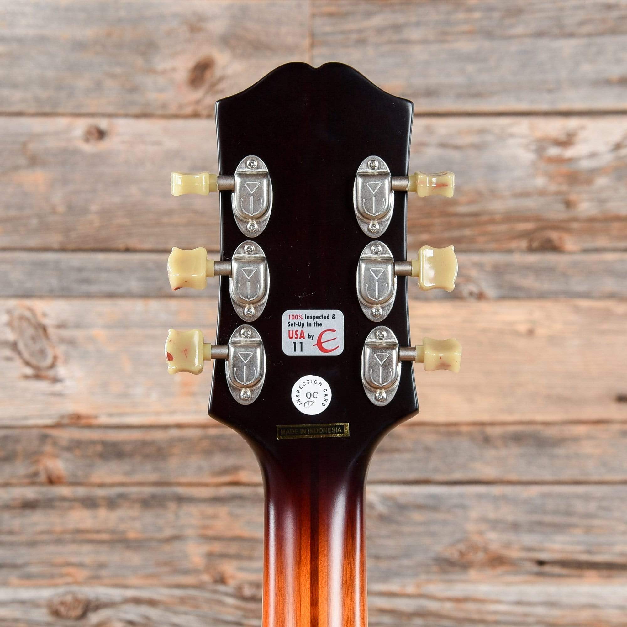 Epiphone Masterbilt Century Collection De Luxe (Round Hole) Vintage Sunburst Acoustic Guitars / Archtop