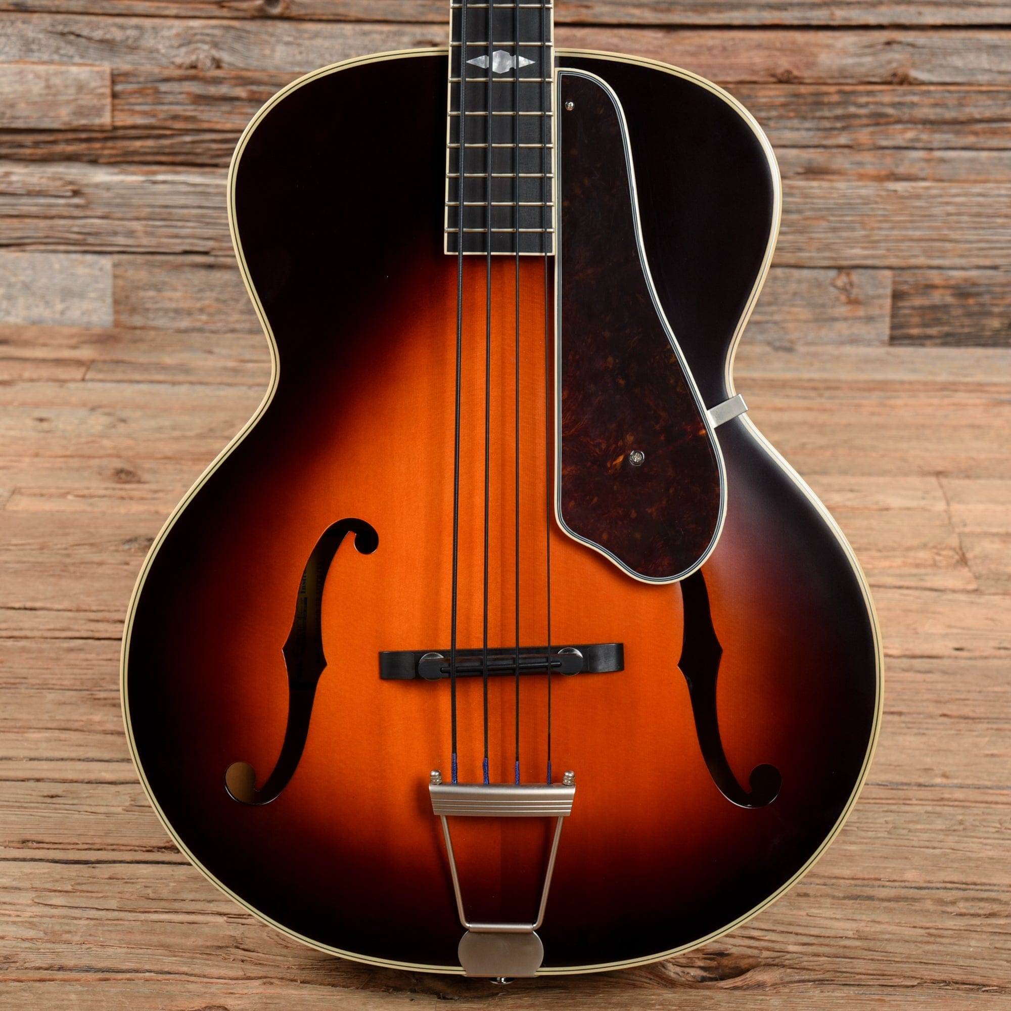 Epiphone Masterbilt De Luxe Classic Sunburst Bass Guitars / Short Scale