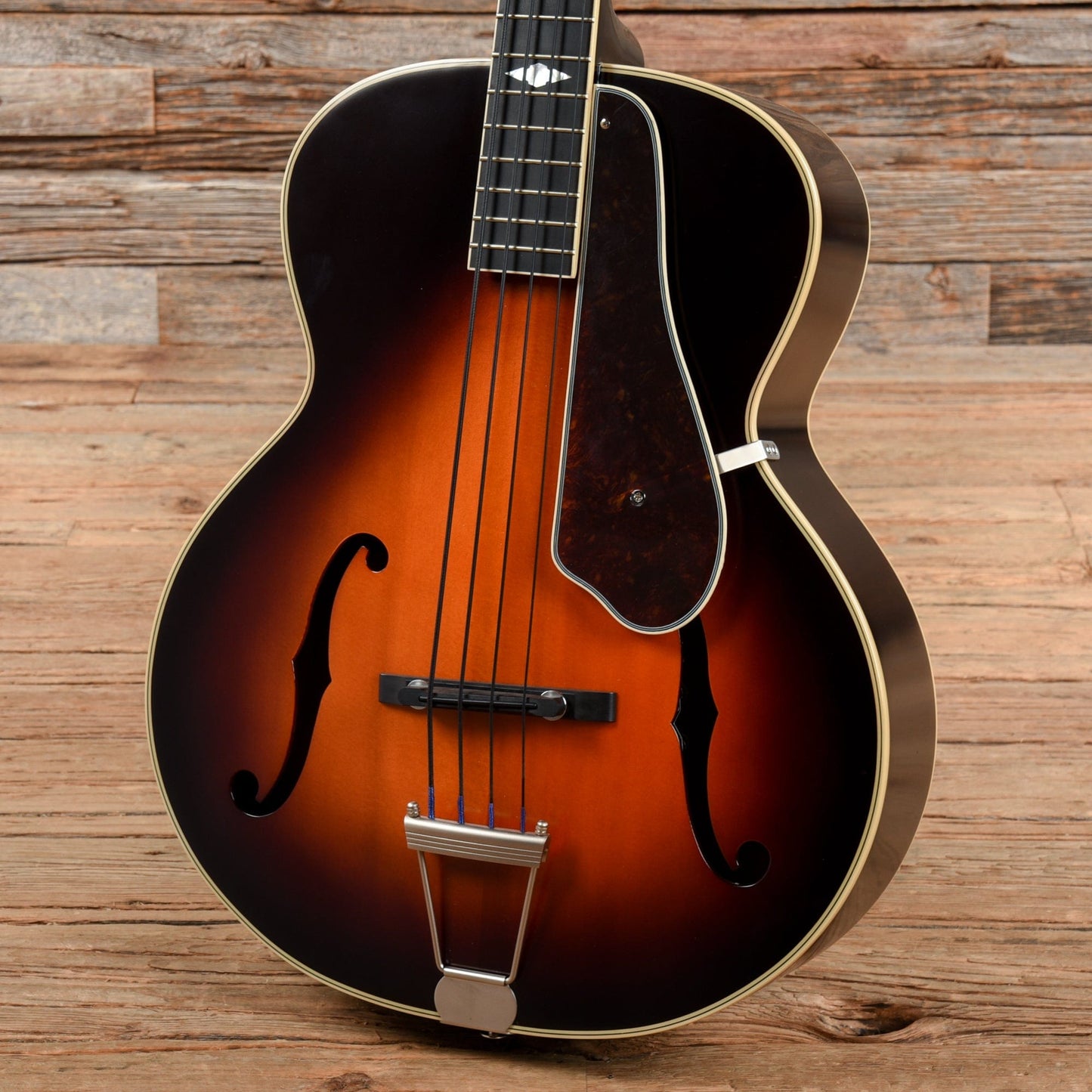 Epiphone Masterbilt De Luxe Classic Sunburst Bass Guitars / Short Scale