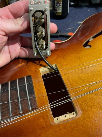 Epiphone Century Sunburst 1956 Electric Guitars / Hollow Body