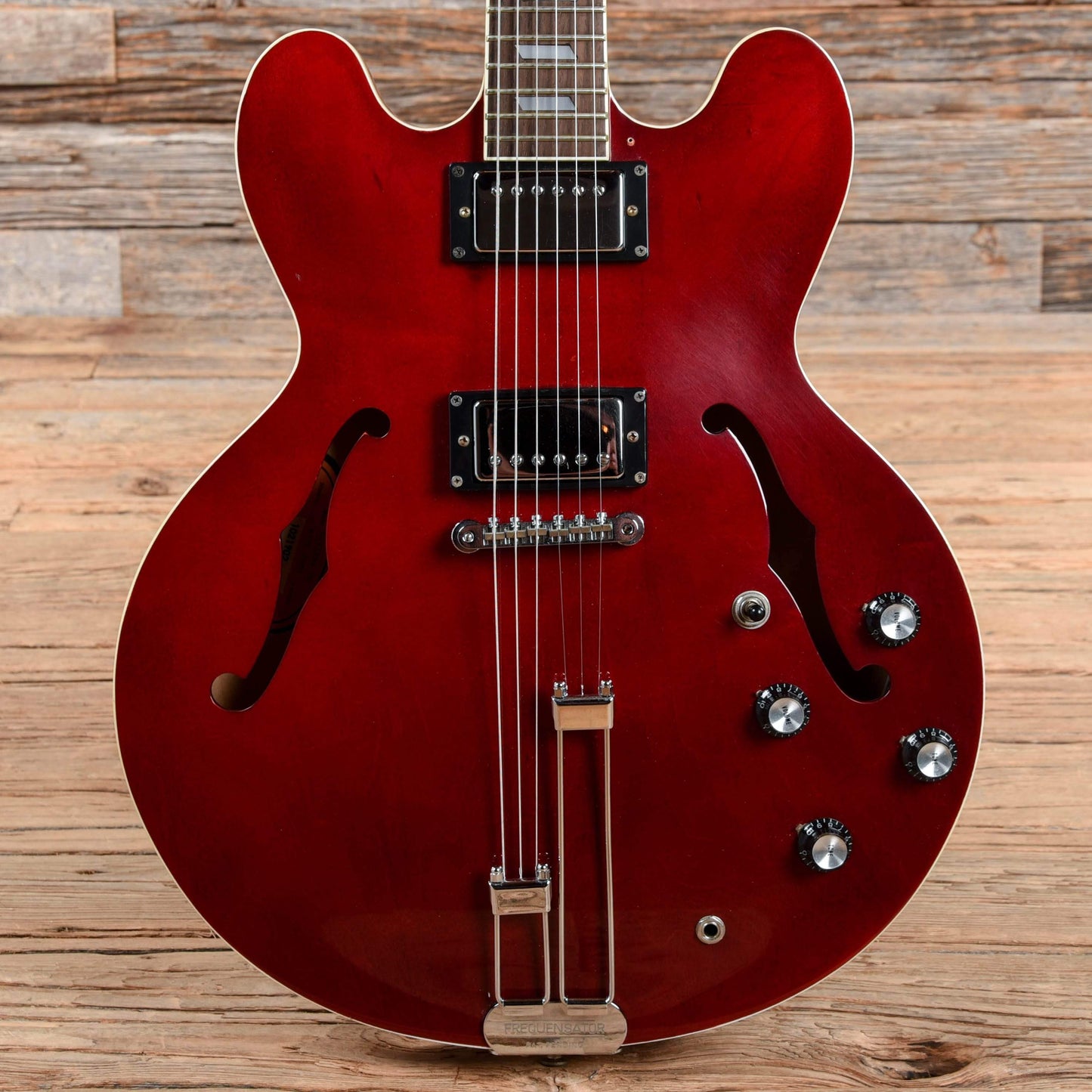 Epiphone Riviera Cherry 1997 Electric Guitars / Semi-Hollow
