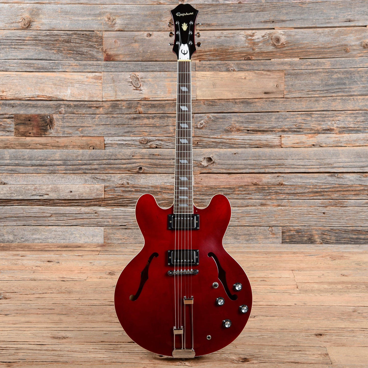 Epiphone Riviera Cherry 1997 Electric Guitars / Semi-Hollow