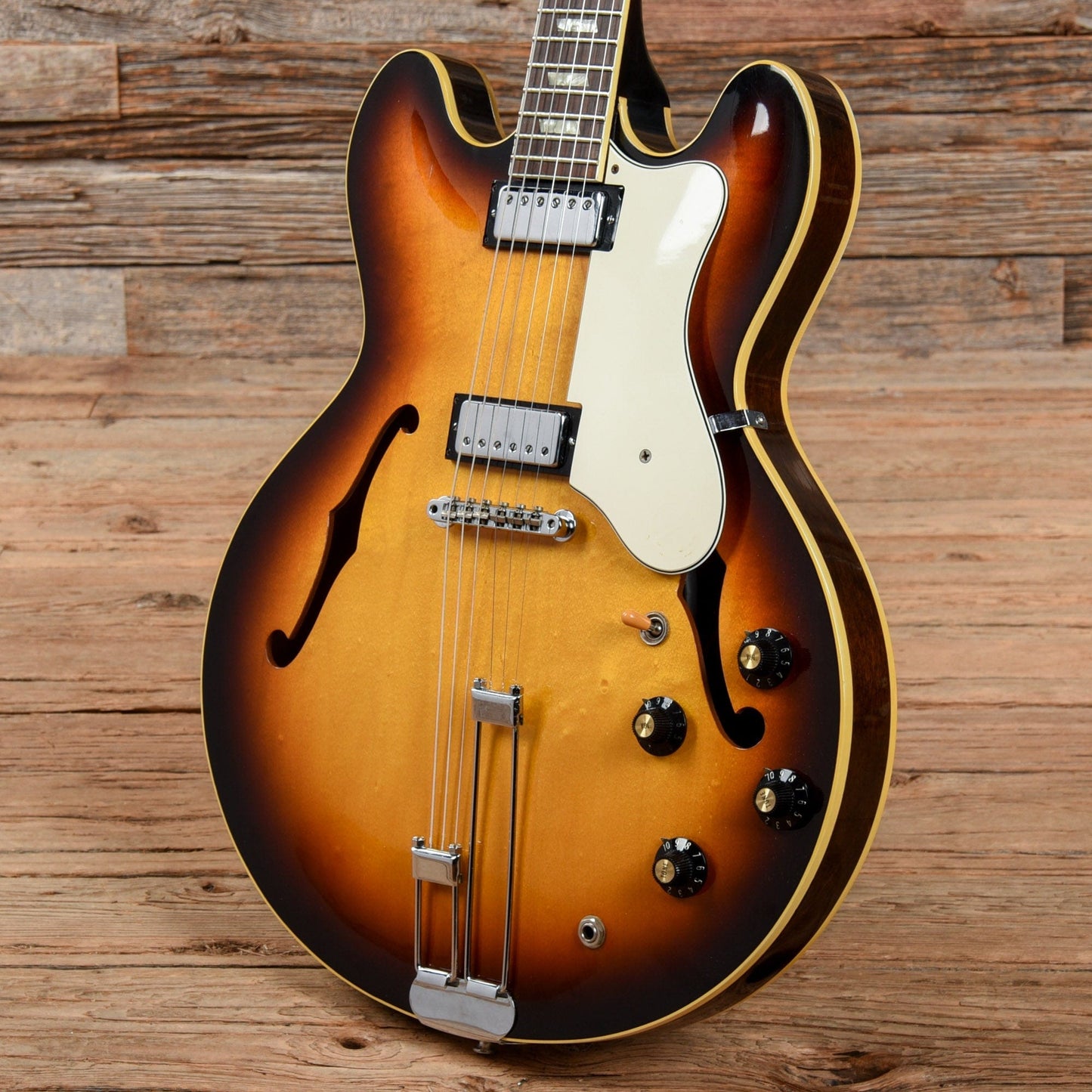 Epiphone Riviera Sunburst 1968 Electric Guitars / Semi-Hollow