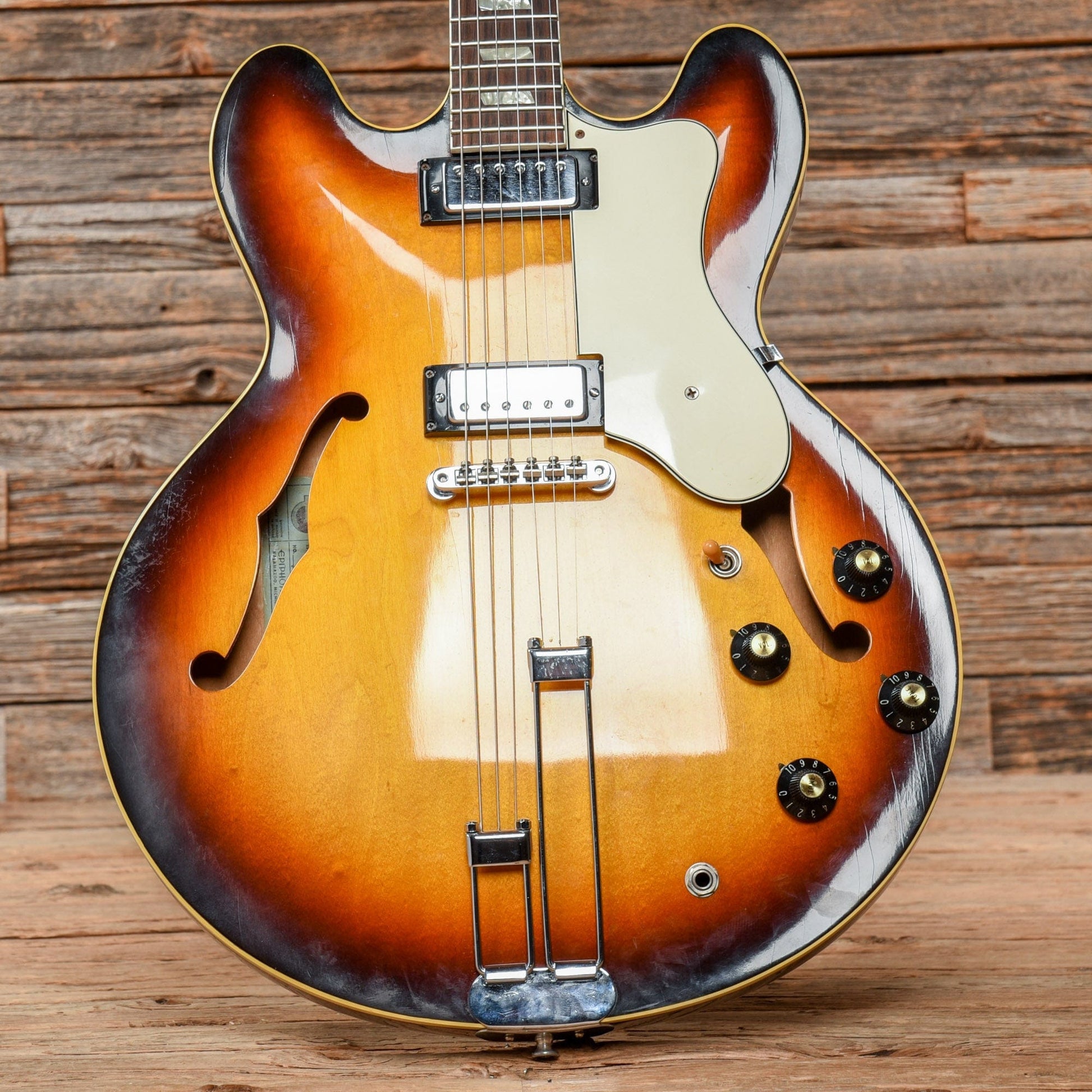 Epiphone Riviera Sunburst 1968 Electric Guitars / Semi-Hollow