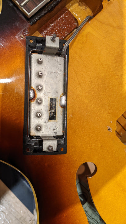 Epiphone Riviera Sunburst 1968 Electric Guitars / Semi-Hollow