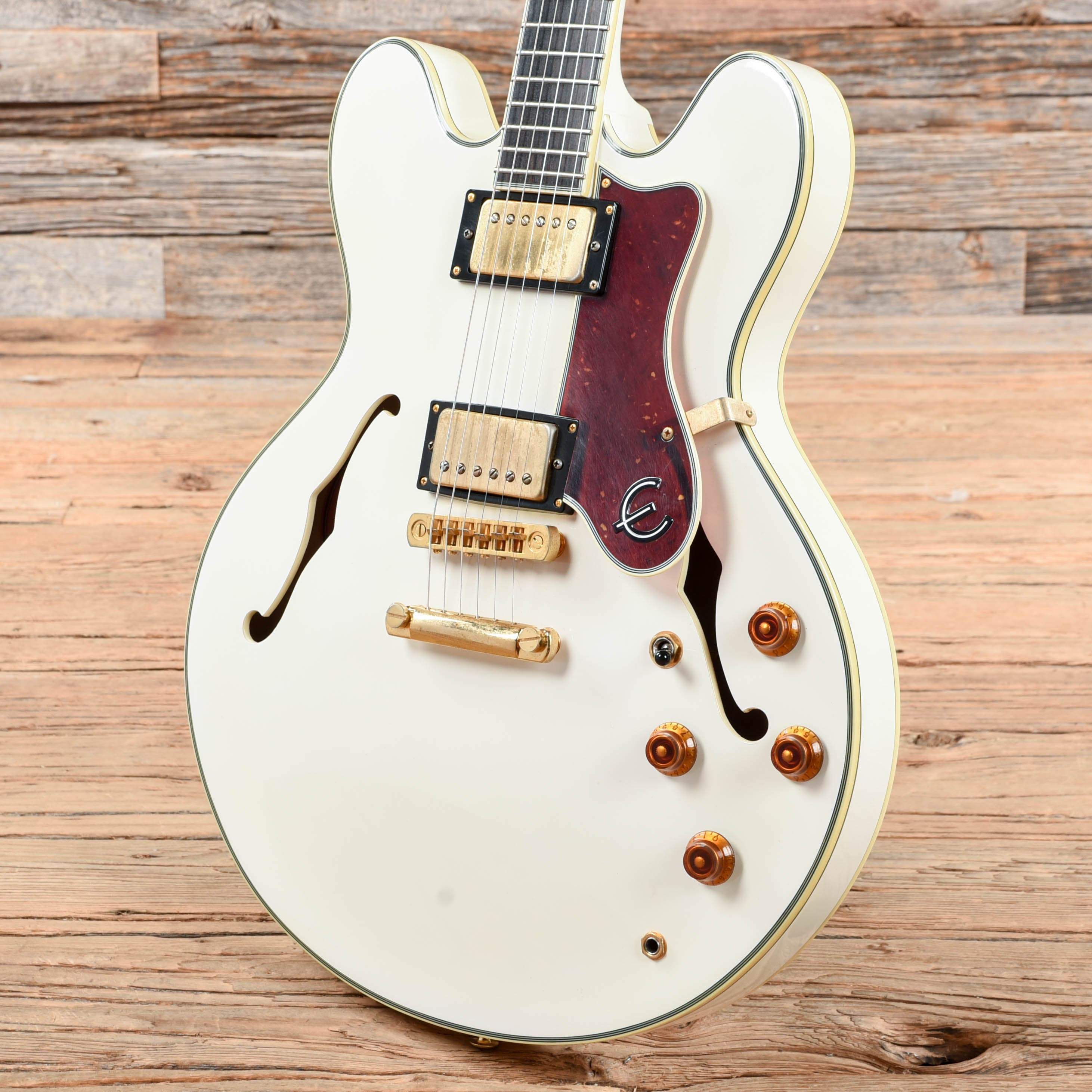 ギター Epiphone Sheraton Epiphone Sheraton Alpine White 1997 – Chicago Music Exchange