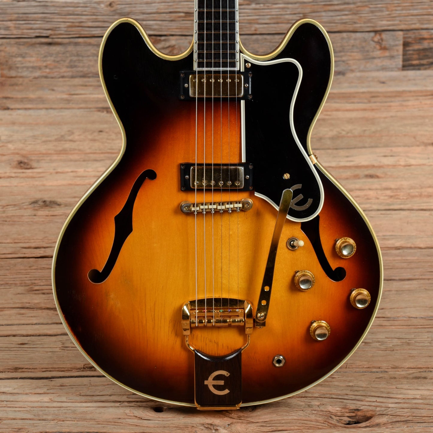 Epiphone Sheraton Sunburst 1965 Electric Guitars / Semi-Hollow