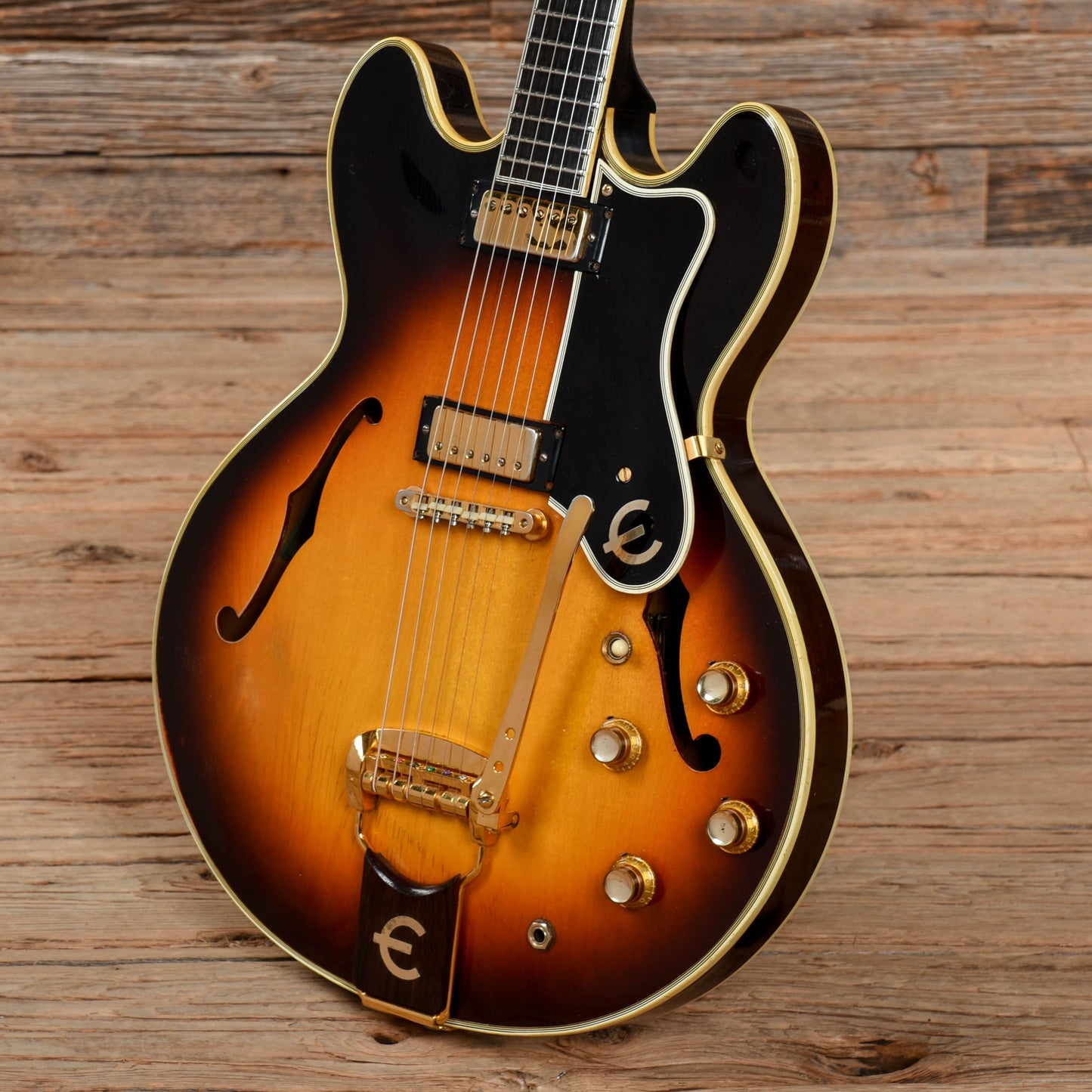 Epiphone Sheraton Sunburst 1965 Electric Guitars / Semi-Hollow