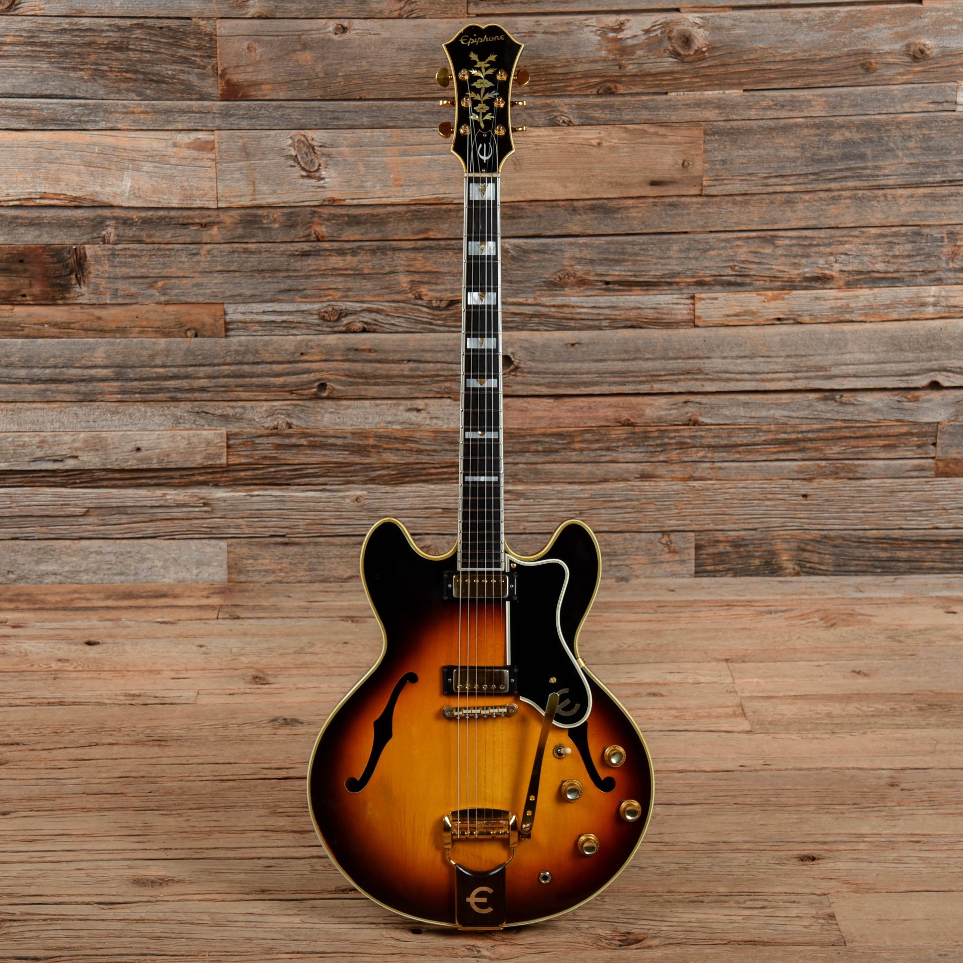 Epiphone Sheraton Sunburst 1965 Electric Guitars / Semi-Hollow