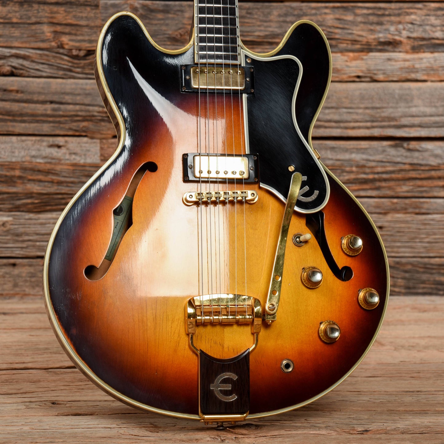 Epiphone Sheraton Sunburst 1965 Electric Guitars / Semi-Hollow