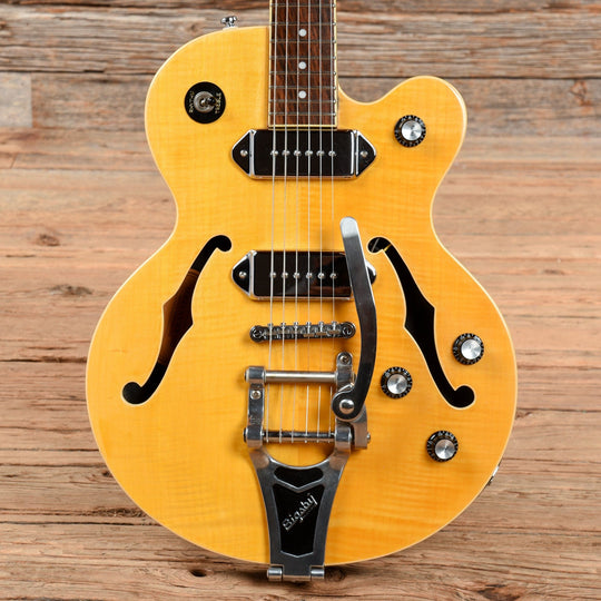Epiphone Wildkat Antique Natural 2004 Electric Guitars / Semi-Hollow