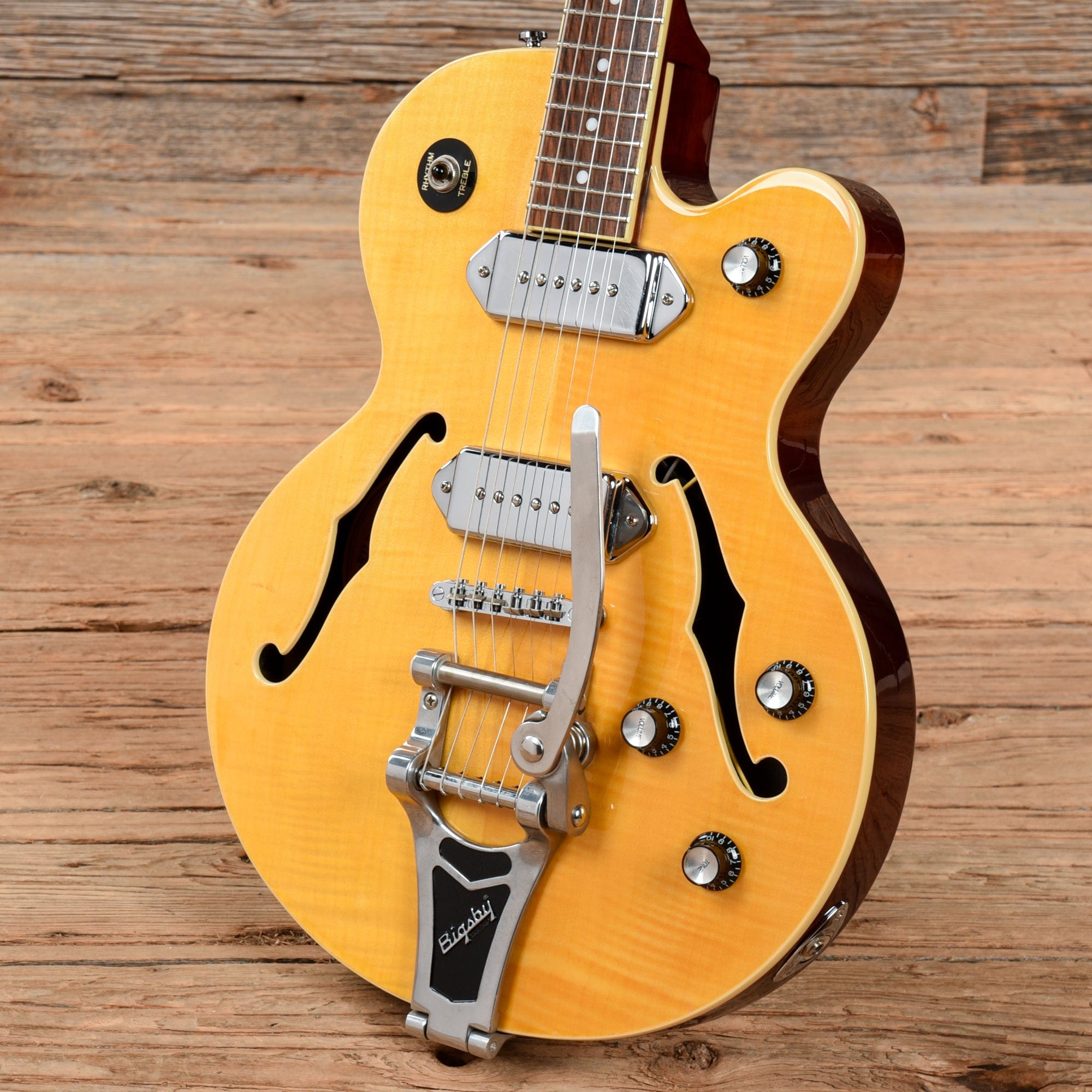 Epiphone Wildkat Antique Natural 2004 Electric Guitars / Semi-Hollow