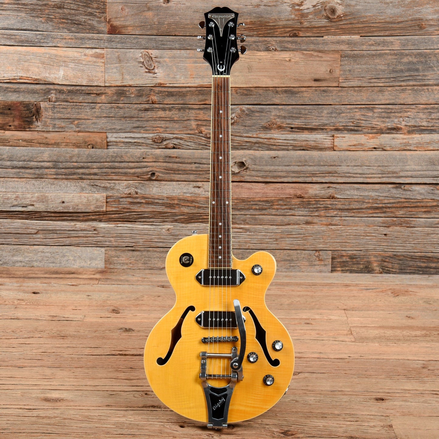 Epiphone Wildkat Antique Natural 2004 Electric Guitars / Semi-Hollow